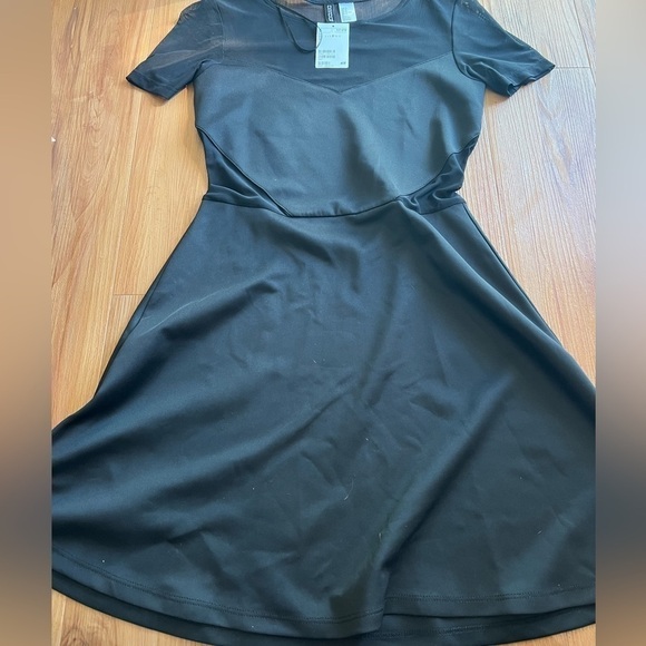 H&M Black Mini Dress New with Tags Size 8 mesh - Picture 1 of 4